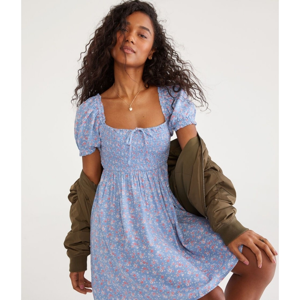 Aeropostale Blue Floral Square Neck Smocked Cottagecore Dainty Small Festival
